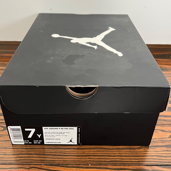 Women’s Air Jordan 4 Green Glow - Picture 2 of 5